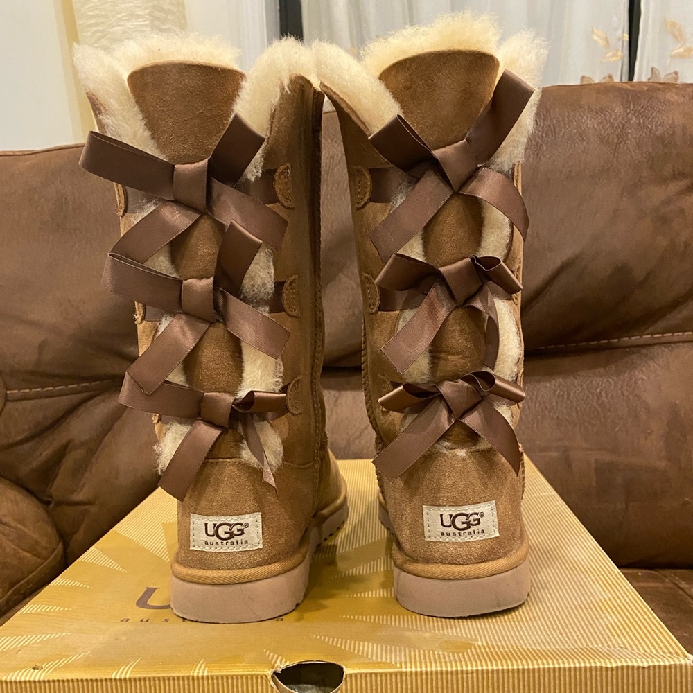 UGG BAILEY BOW TALL Kids 4 Women 6